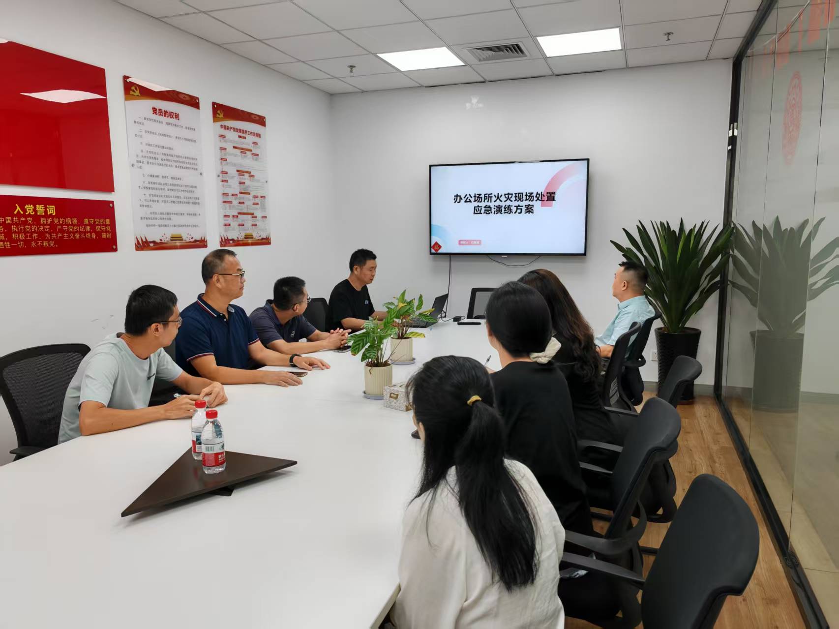 建设公司开展安全生产月消防应急演练